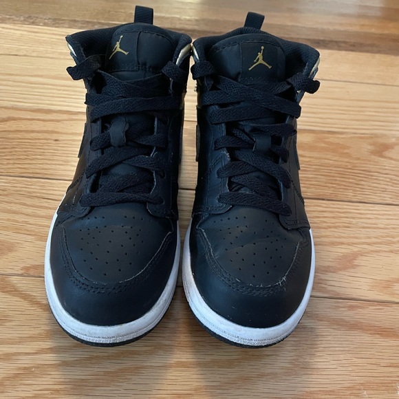 Air Jordan 1 Mid Youth 13 Black Metallic Gold - Picture 2 of 6